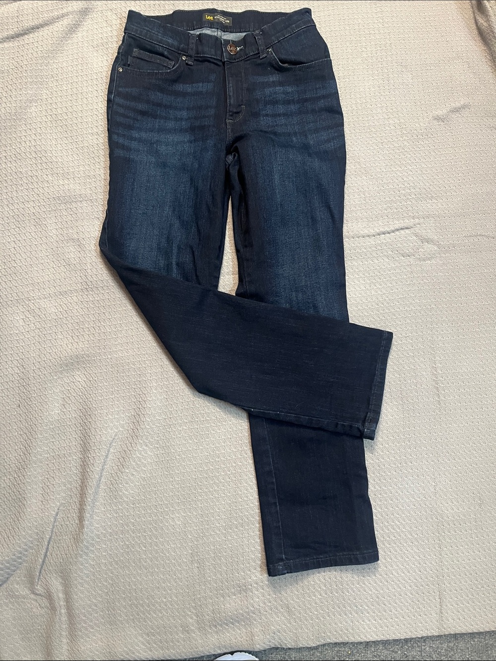 Lee relaxed fit straight leg jeans size 4short